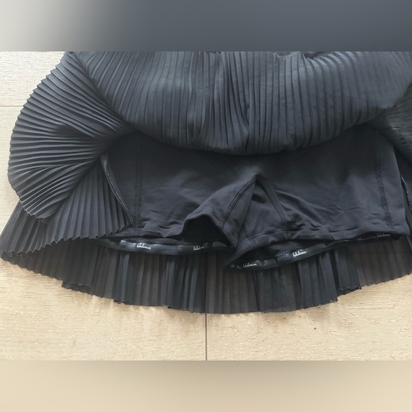 Lululemon Just Pleat It Skirt Skort in Black RARE tennis golf 🎾🏌🏼♀️ - Picture 8 of 9